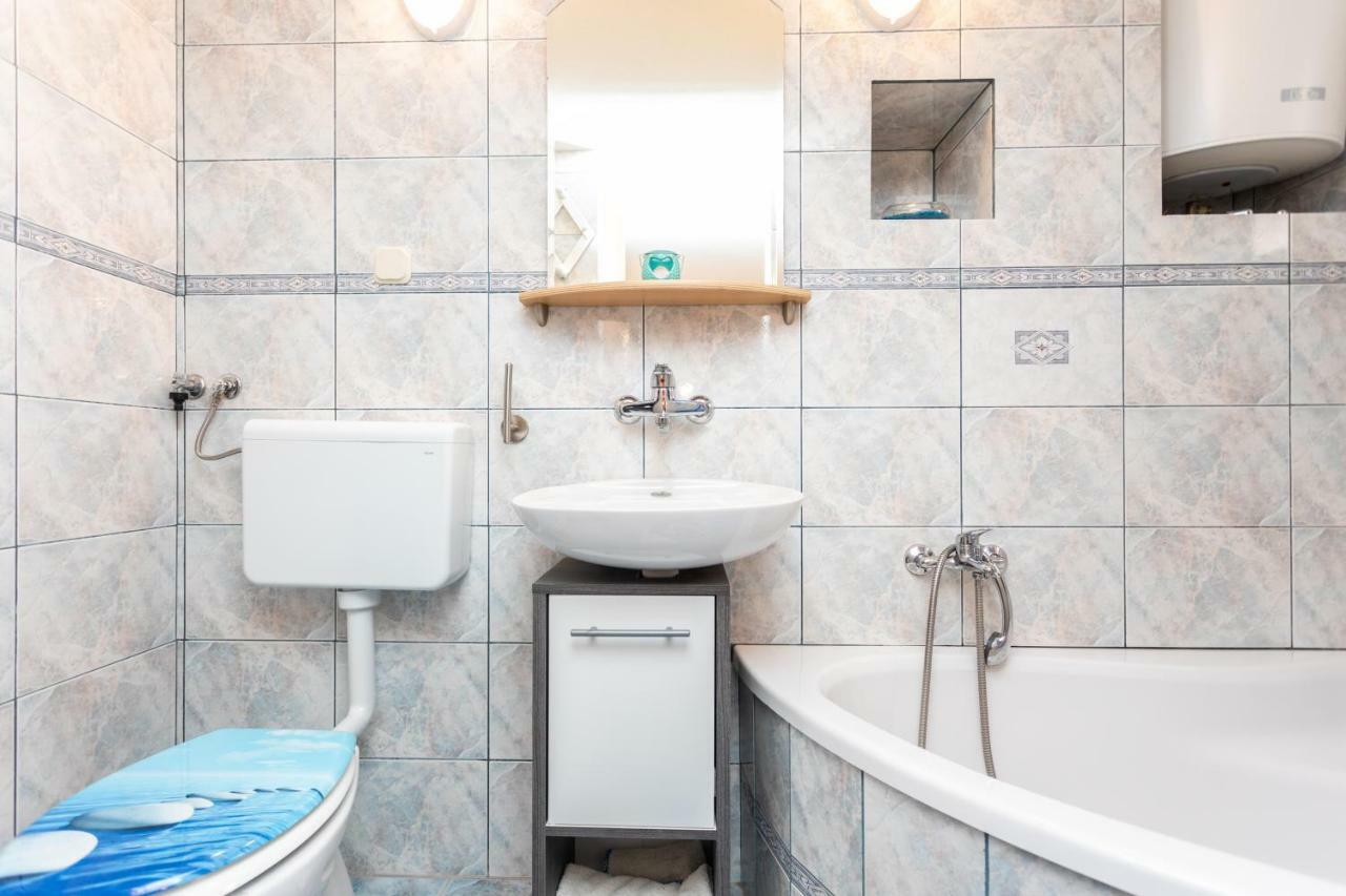Apartman Verbenia Vrbnik Dış mekan fotoğraf