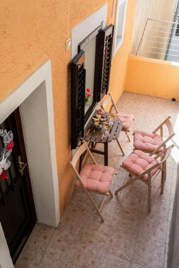 Apartman Verbenia Vrbnik Dış mekan fotoğraf